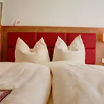 Condor 3*