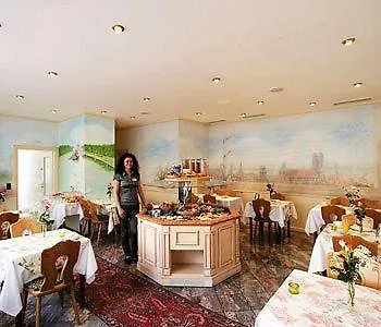 Hotel Condor