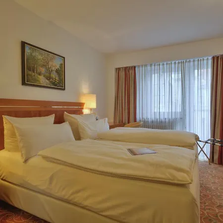 Condor Hotell 3*